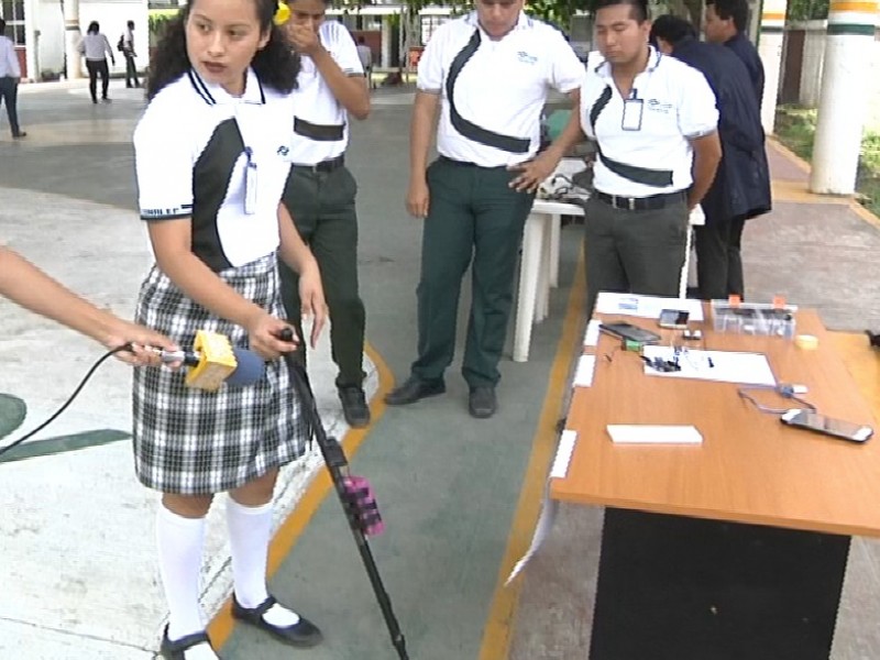 Alumnos del CONALEP presentan proyectos