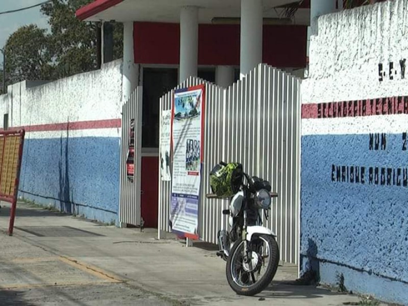 Alumnos en Tuxpan se preparan para fin de cursos