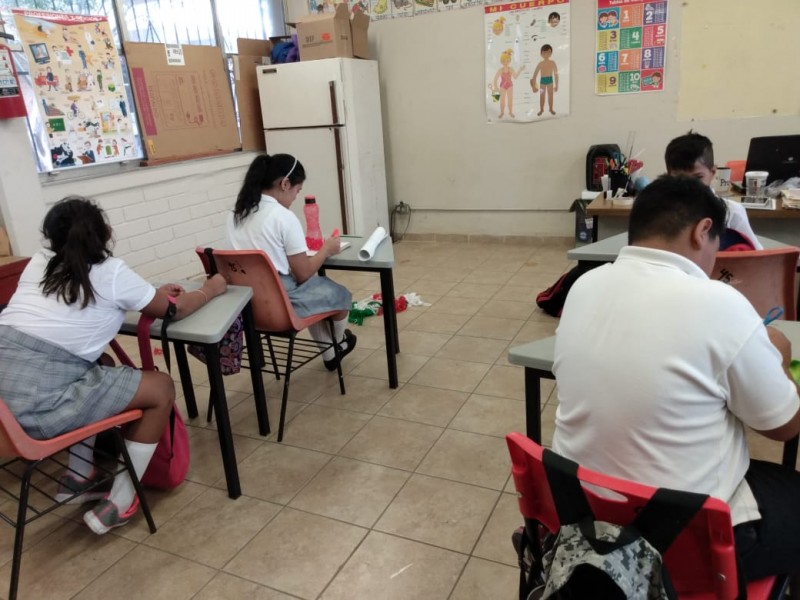 Alumnos especiales reciben educación integral