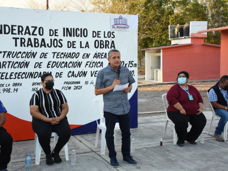 Alumnos estrenarán techumbre pero, pero ya que regresen