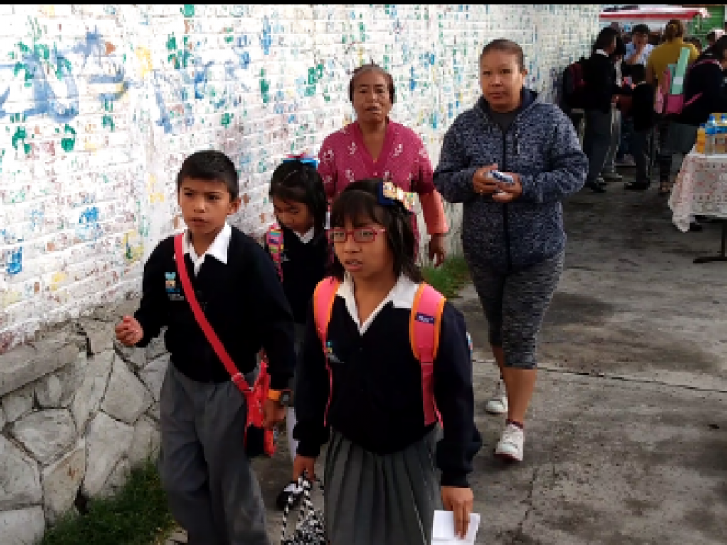 Alumnos poblanos retornaron a las aulas