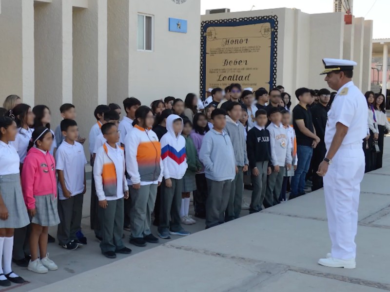 Alumnos realizan visita guiada a Sexta Zona Naval