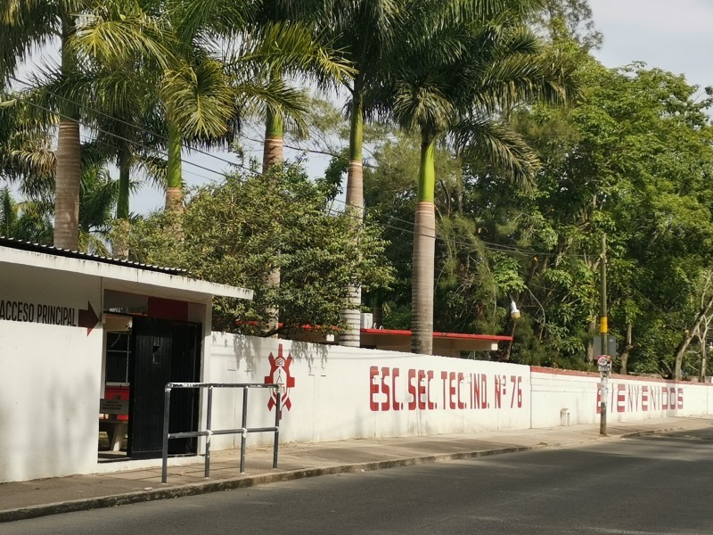 Alumnos y docentes se preparan para las vacaciones decembrinas