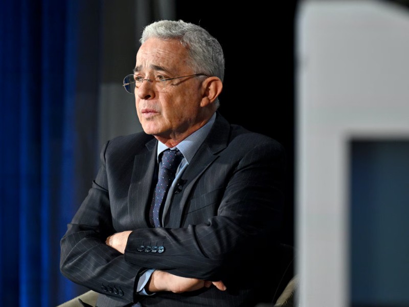 Álvaro Uribe, expresidente colombiano, declarado culpable por soborno y fraude