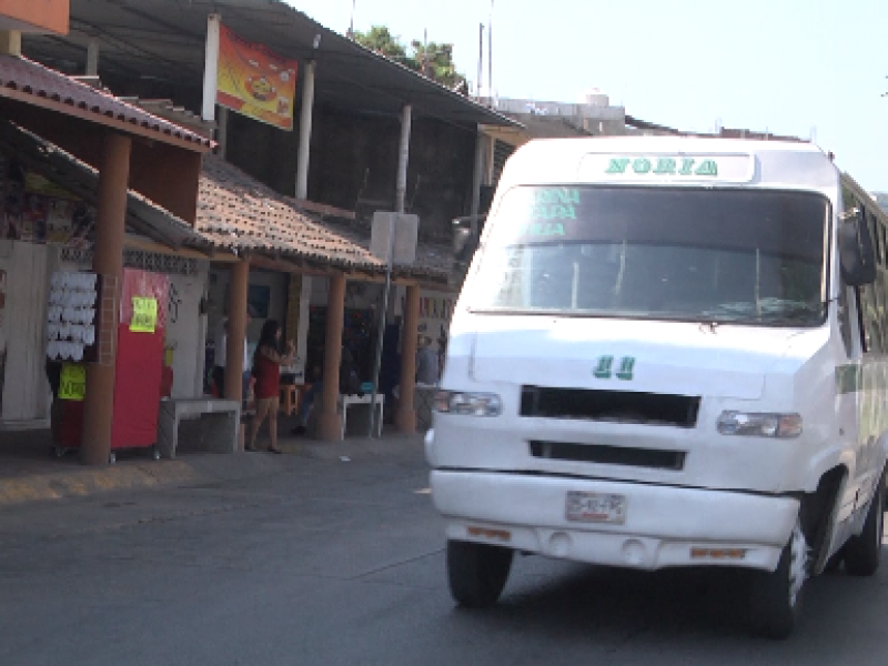 Alza de dos pesos al transporte este lunes