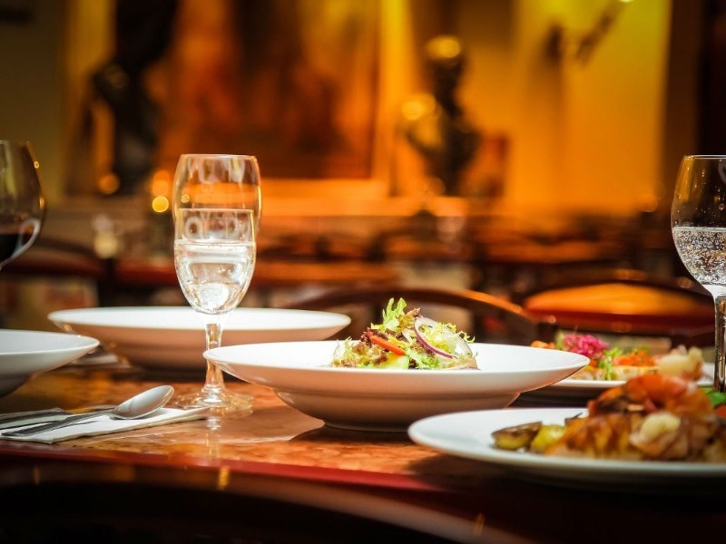 Alza en insumos presiona a restauranteros a ajustar precios