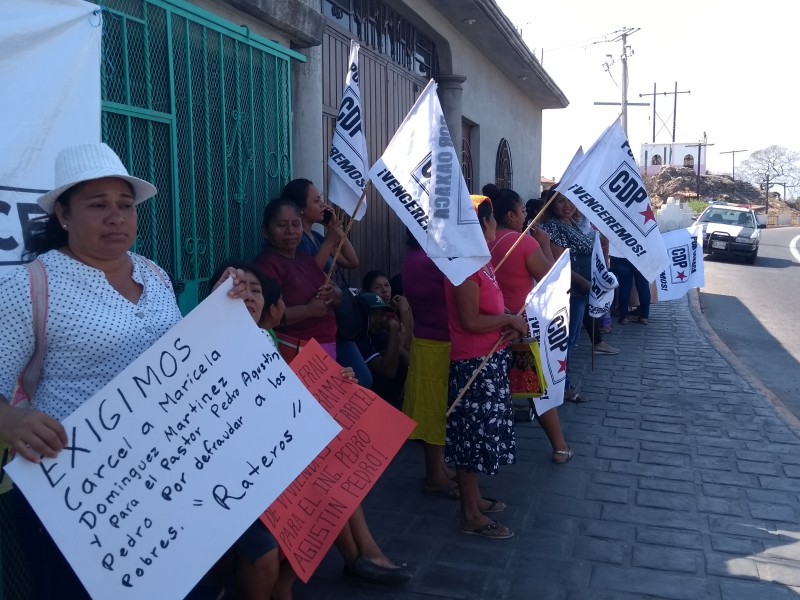 Amagan con bloquear la carretera la CDP