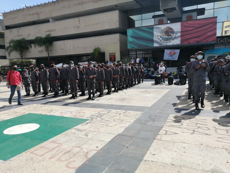 Amagan con iniciar huelga de hambre estudiantes de Escuela Militarizada