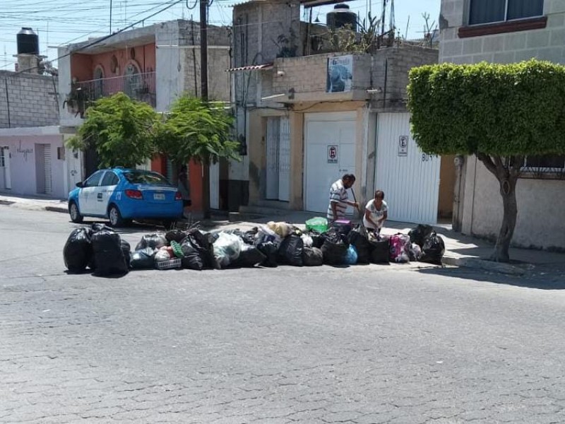 Amagaron con bloqueo por falta de recolección de basura