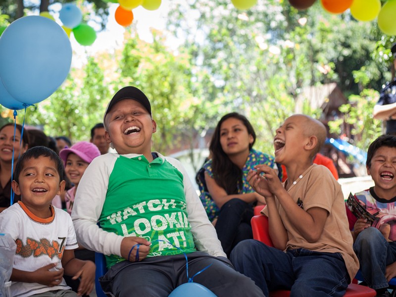 AMANC encuentra ayuda para niños con cáncer en sector hotelero