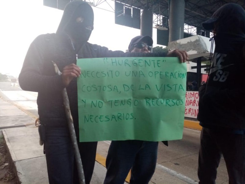 Amanece Chiapas con dos bloqueos carreteros