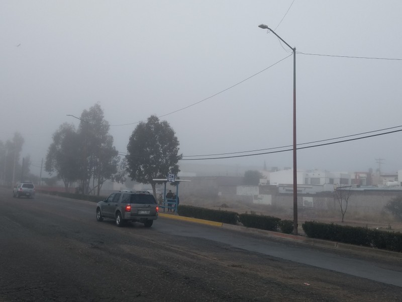 Amanece Nogales con extensa neblina.