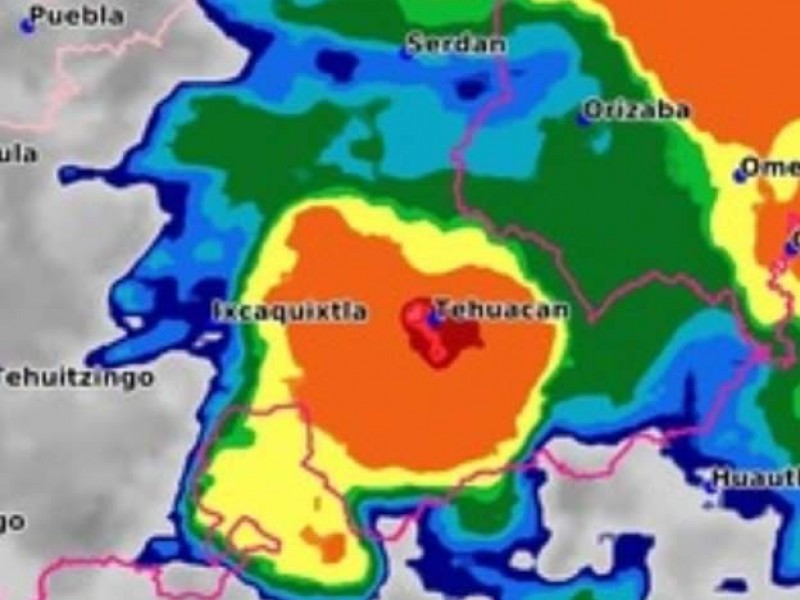 Amanece Tehuacán con intensa lluvia y truenos