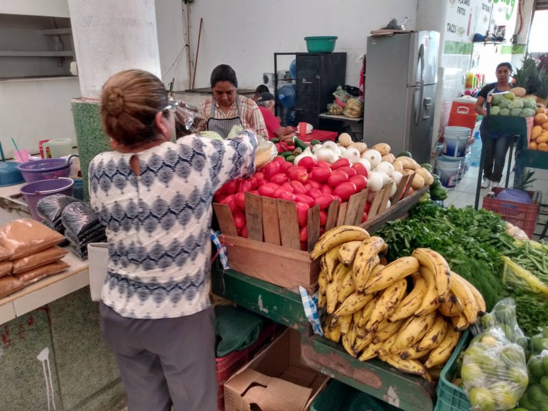 Amas de casa recienten altos costos en productos