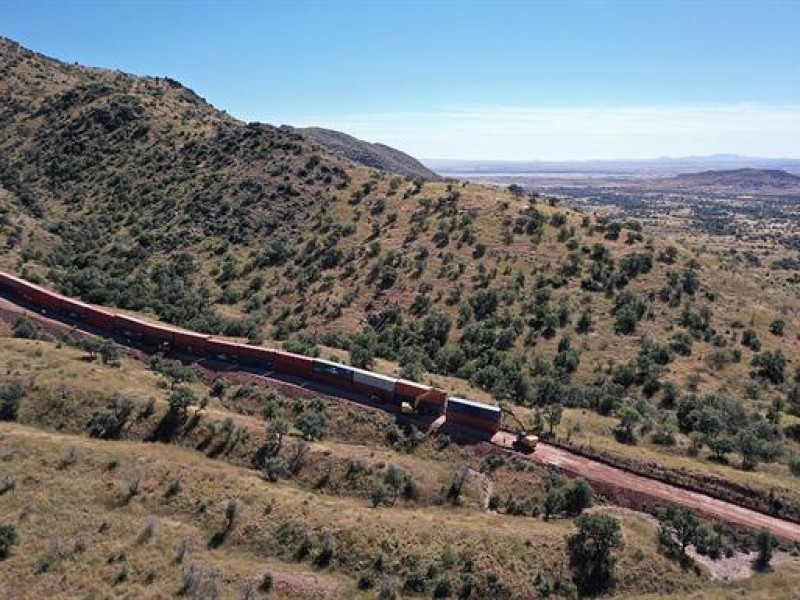 Ambientalistas protestan contra muro de contenedores entre Arizona y México