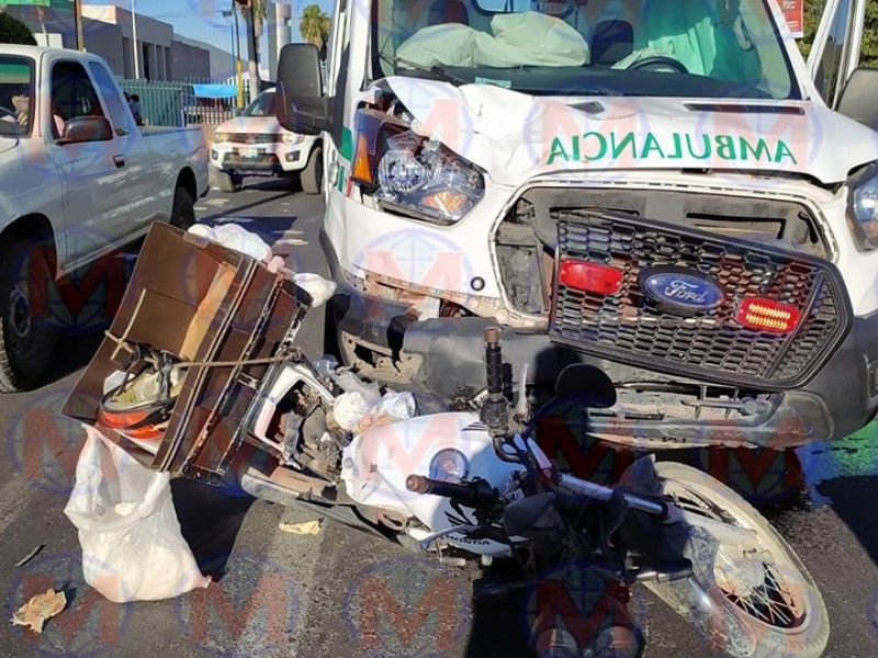 Ambulancia atropella a motociclista en Blvd. Colosio