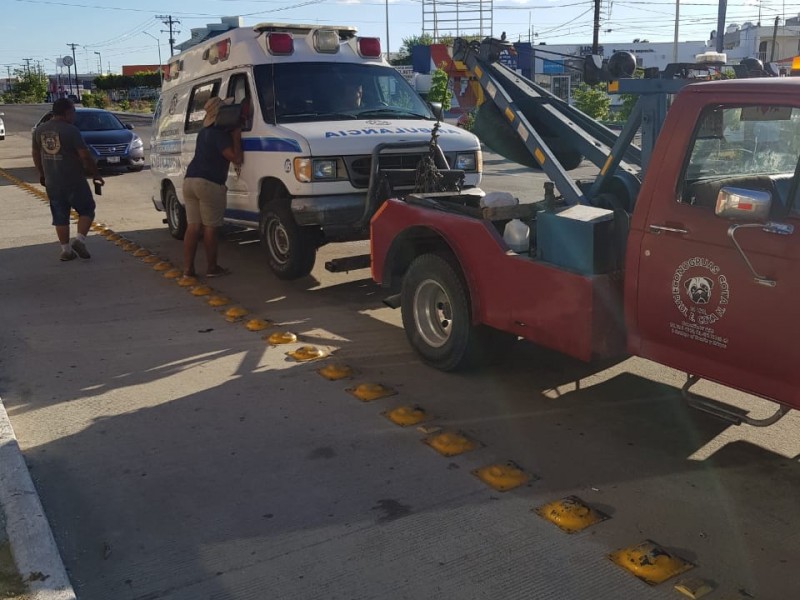 Ambulancia se descompuso en su primer servicio