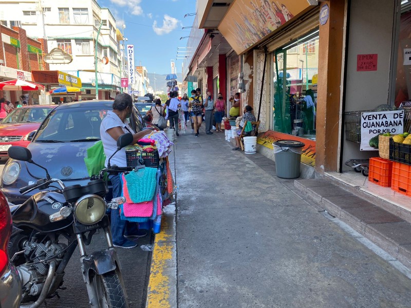 Ambulantes e inspectores, rivalidad realizando su trabajo