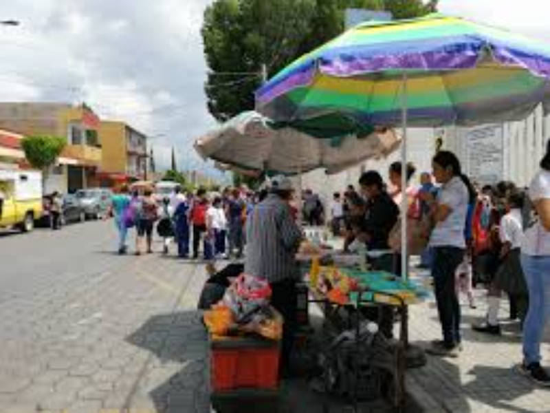 Ambulantes venden alimentos sin tarjeta sanitaria