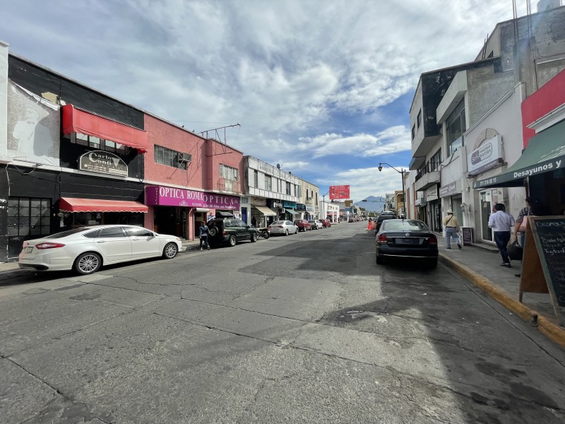 Amenazan manifestantes con cerrar avenida Allende y bloquear el tráfico