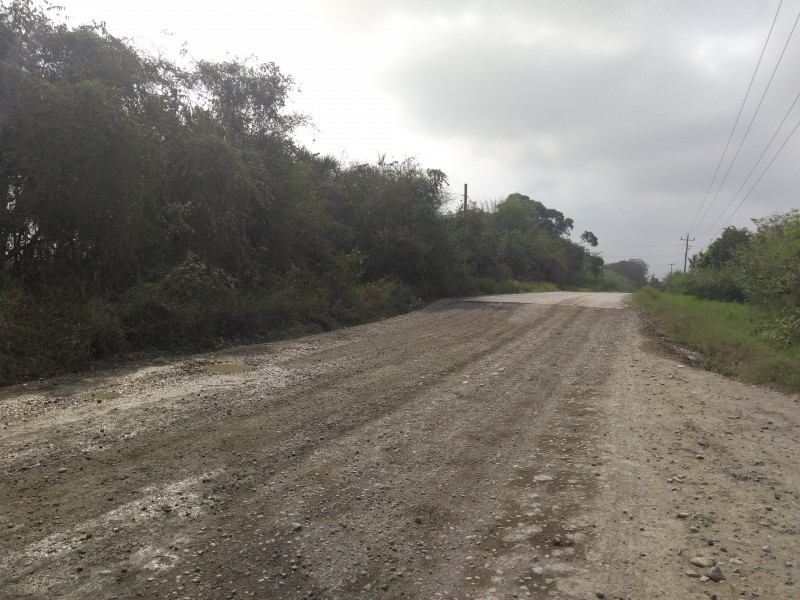 Amenazan pobladores con bloquear carretera Los Kilómetros