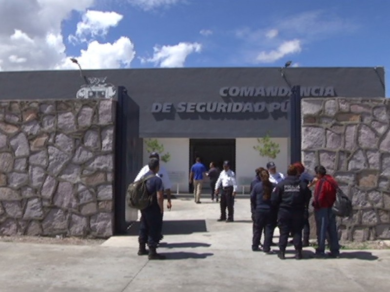 Amenazan policías de Zacatecas tomar instalaciones de comandancia