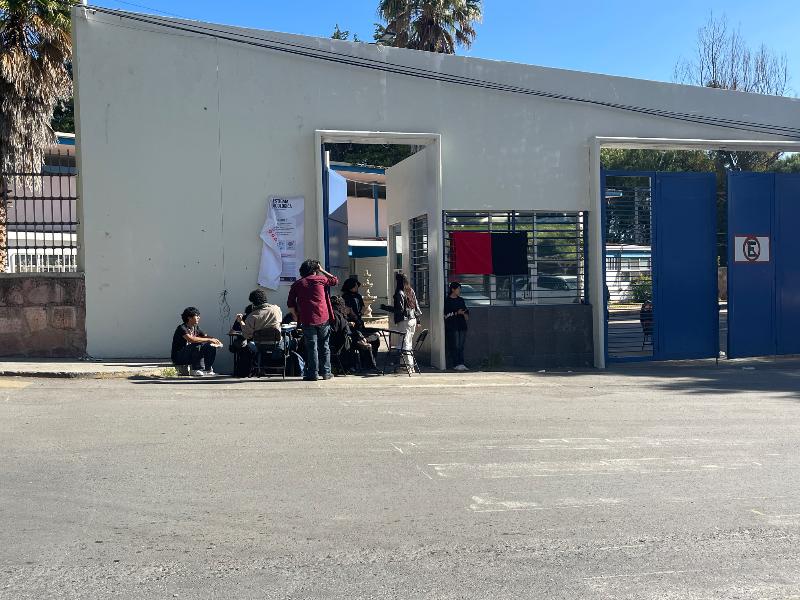 Amenazas y temor a dejar la escuela prolongan paro en preparatoria 2