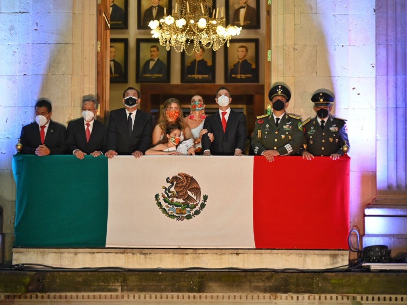 AMH conmemora 211 Aniversario de la Independencia de México