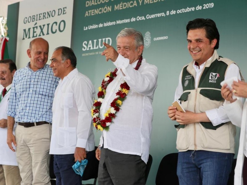 AMLO anuncia mejoramiento de escuelas en Guerrero