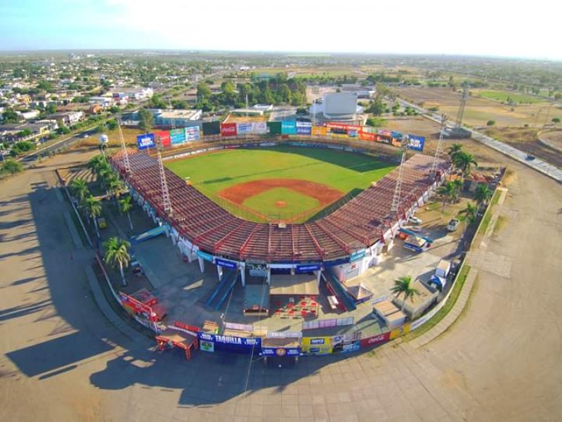 AMLO anuncia remodelación del estadio de Navojoa