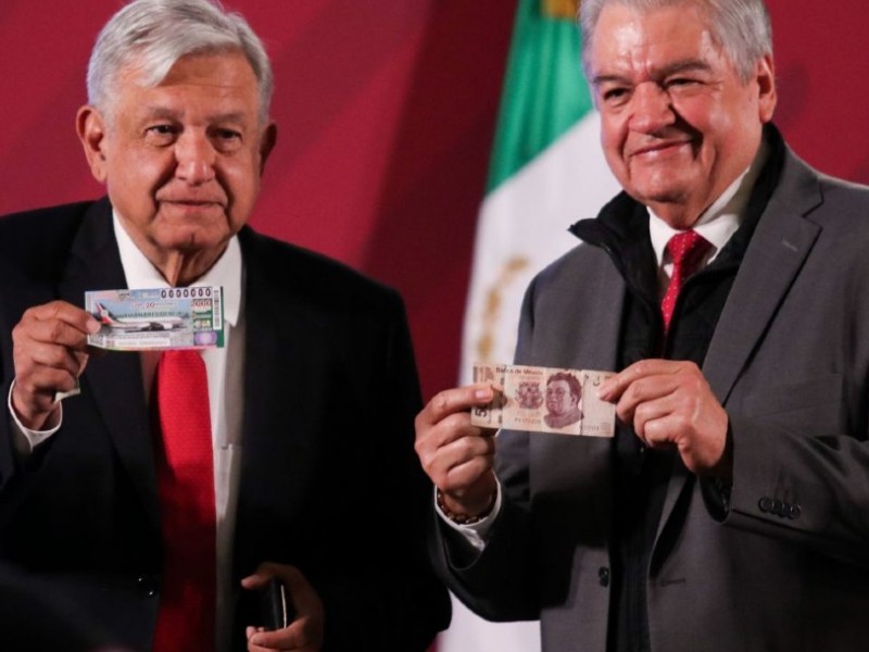 AMLO compra el primer 'cachito' del avión presidencial