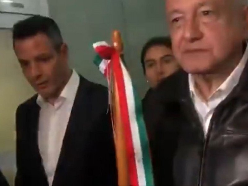 AMLO de gira por Oaxaca, cuestionan tema Culiacán