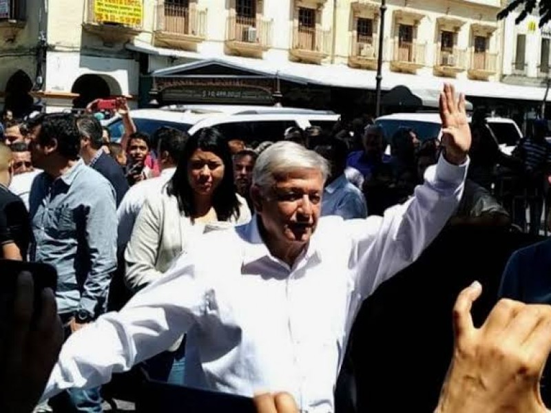 AMLO: falso, reducción de importación de gasolina