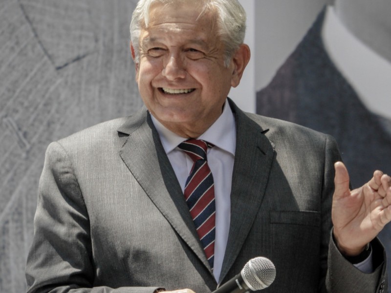 AMLO podría recibir banda presidencial en el Zócalo