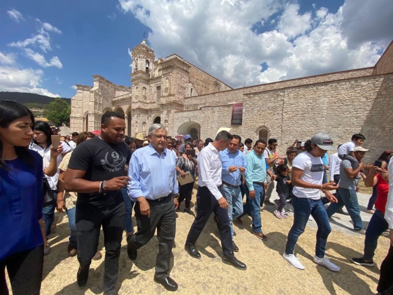 AMLO realiza gira número 12 por Oaxaca