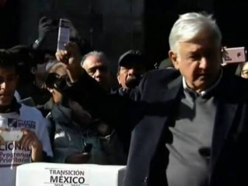 AMLO vota en consulta ciudadana sobre Tren Maya