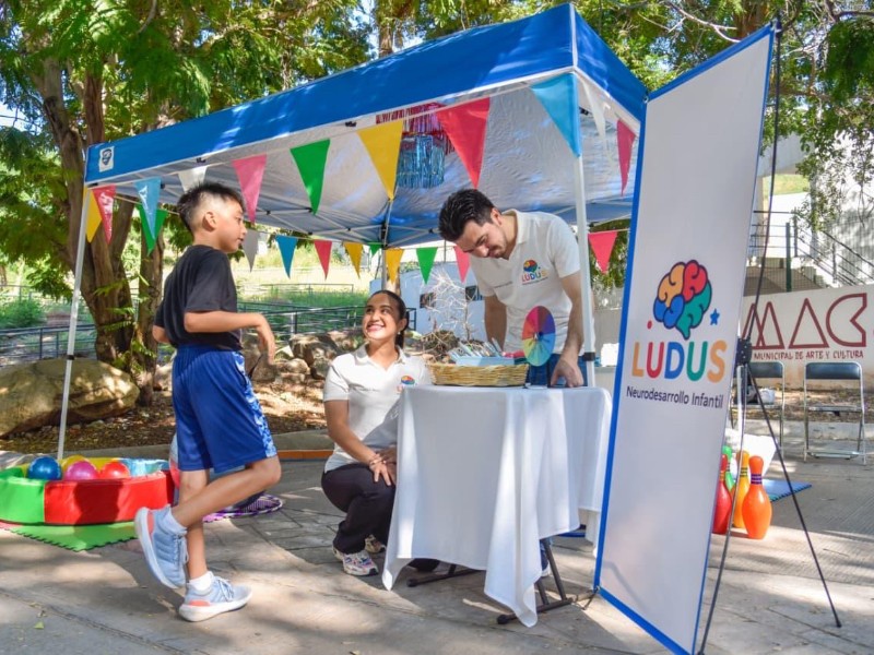 Amor, inclusión y empatía brillan en el primer “Bazar Azul Cielo”