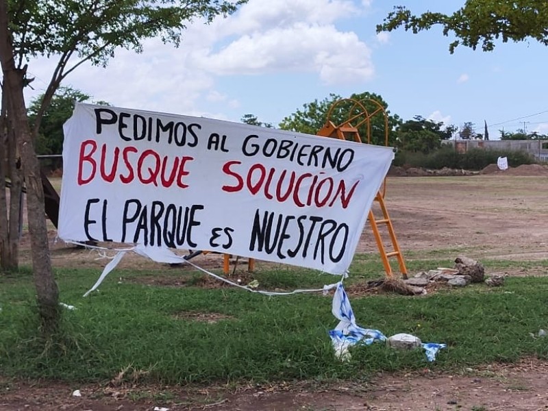 Ampliación Praderas acusa sobornos y chantajes por Viviendas del Bienestar
