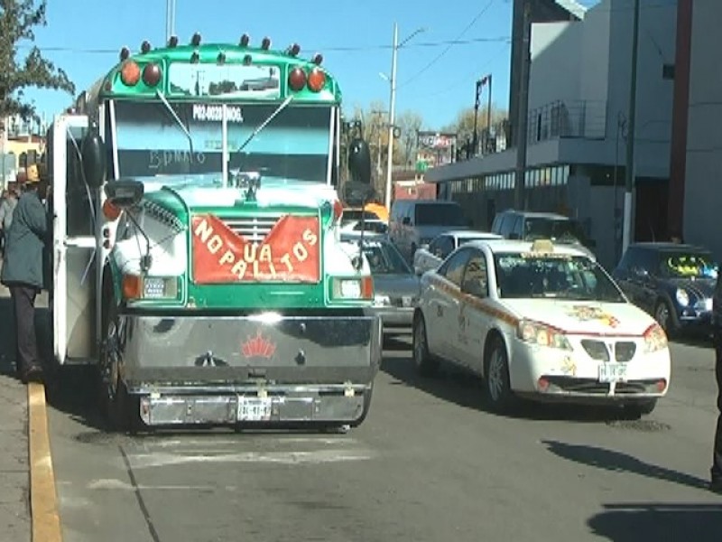 Amplían horario de servicio de transporte público por código rojo