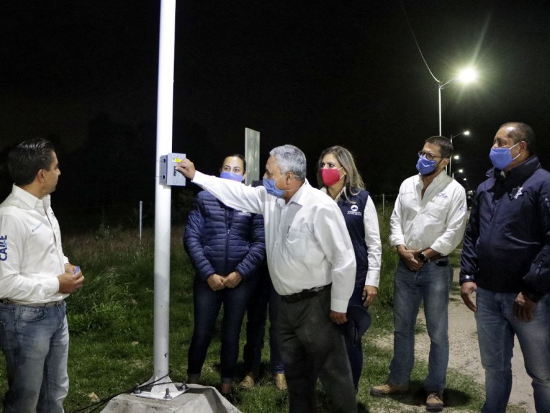 Amplían red.de alumbrado público en Bravo, Corregidora