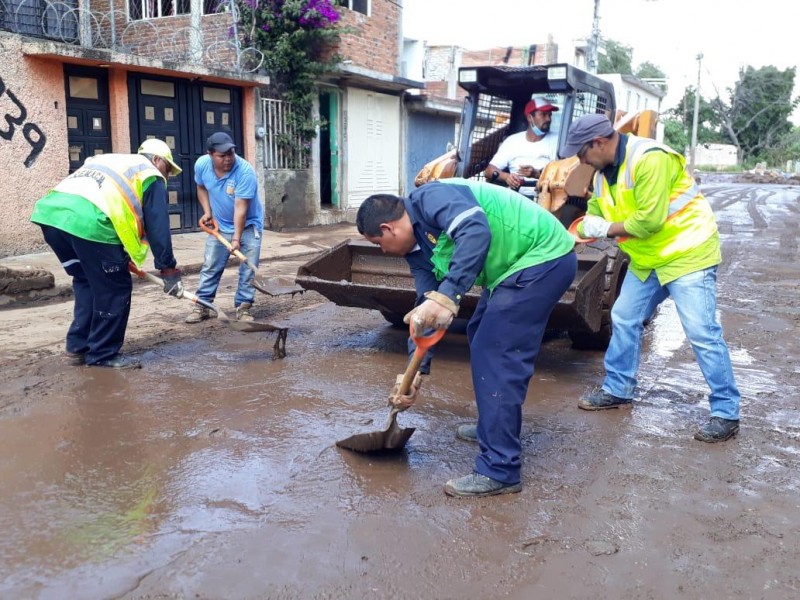 Amplían tareas de limpieza en colonias damnificadas