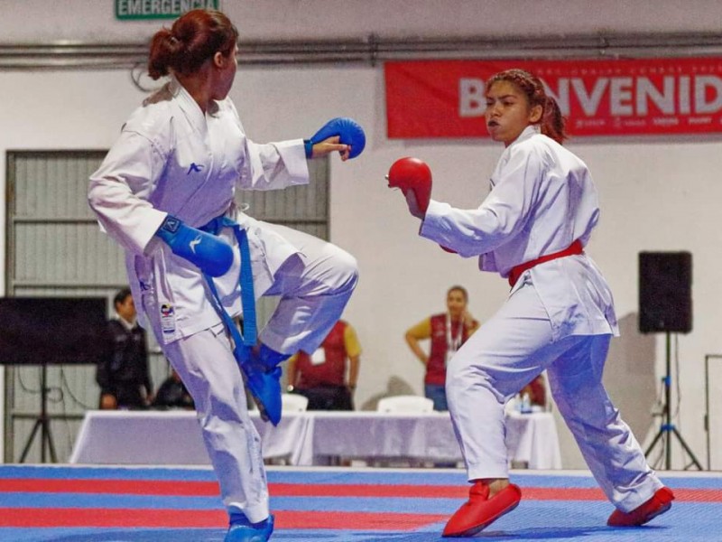 Ana Lucía, campeona de Karate Do desde los 5 años