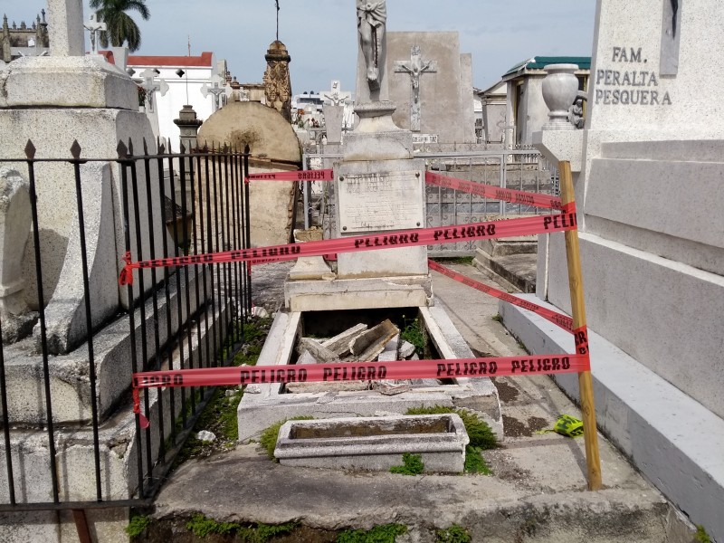Analiza Ayuntamiento de Tepic uso de tumbas abandonadas