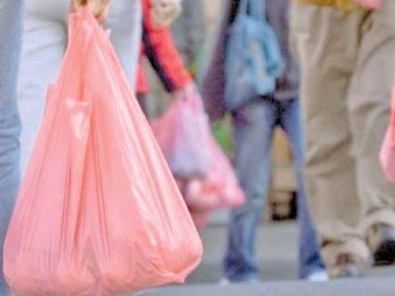 Analiza Congreso posponer prohibición de uso de plásticos