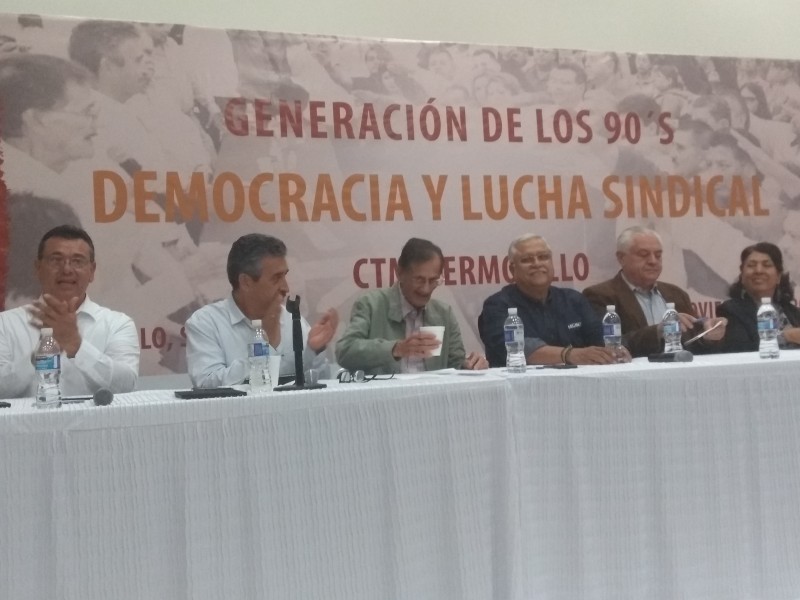 Analizan  democracia y lucha sindical