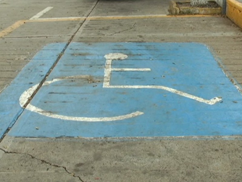 Analizan medidas de seguridad vial para personas con discapacidad