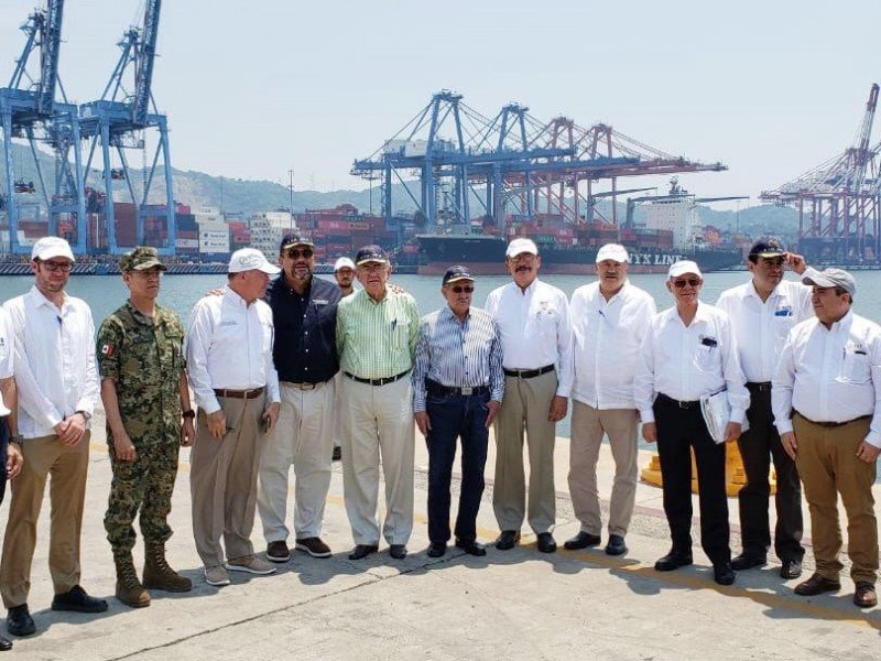 Analizan proyectos para detonar economía portuaria