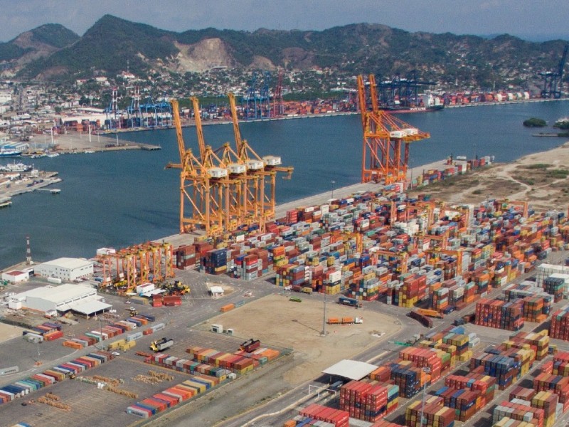 ANAM acuerda medidas para terminar parálisis en Puerto de Manzanillo