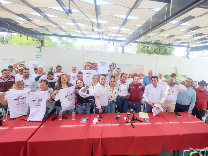 Anavel Fernández y otros priistas se suman a Betzabé Martínez
