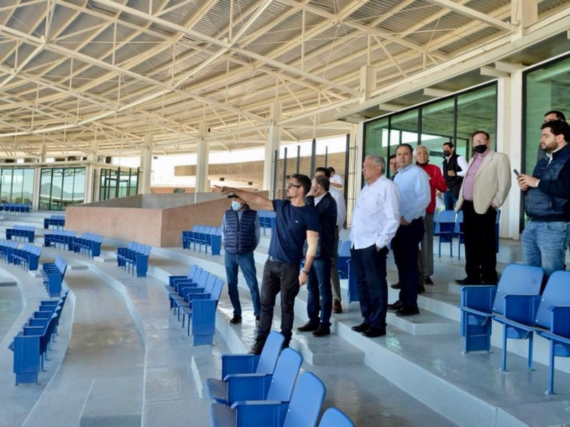 Andrés Manuel López Obrador supervisa obra de estadio Héctor Espino